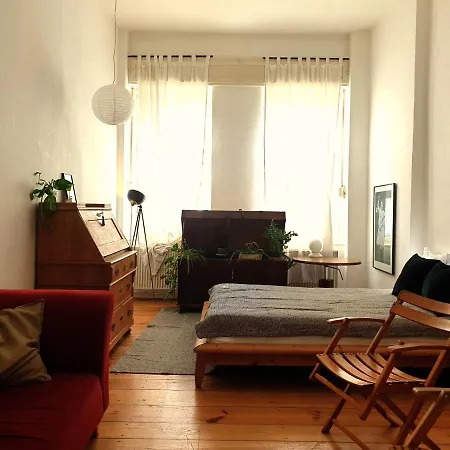 2 Room Apartment In Center Friedrichshain